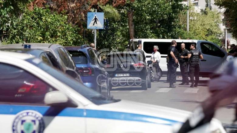 Άγρια δολοφονία 47χρονης στο Χαλάνδρι: Τη σκότωσε με μαχαίρι 28χρονος στην είσοδο πολυκατοικίας