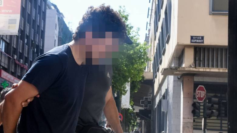 Πάτρα: Συνελήφθη 21χρονος που κατέθεσε υπέρ του 25χρονου κατηγορούμενου για εμπρησμό