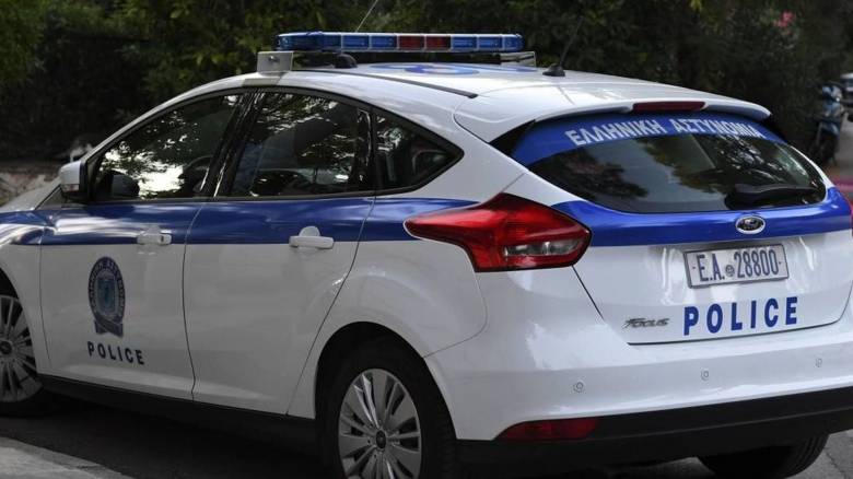 Βυτιοφόρο έπεσε σε κανάλι στη Νιγρίτα Σερρών - Σώος απεγκλωβίστηκε ο οδηγός του