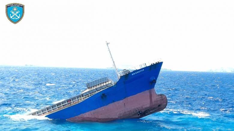 Βυθίζεται το φορτηγό πλοίο «MN KOSTAS» που είχε προσαράξει ανοιχτά της Σητείας
