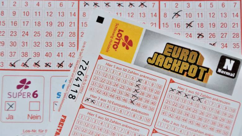 Γαλλία: Τυχερός κέρδισε το τζακπότ των 250 εκατομμυρίων ευρώ για πρώτη φορά στη χώρα