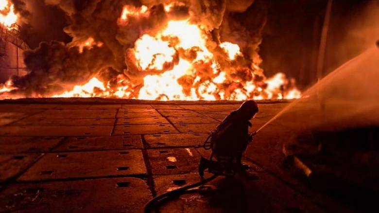 Τουλάχιστον τρεις άνθρωποι σκοτώθηκαν από ρωσική επίθεση στην ανατολική Ουκρανία