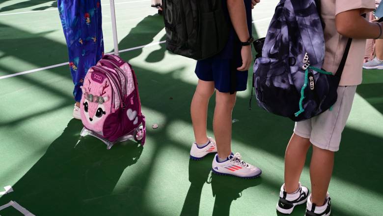 Σχολεία: Πότε θα γίνει αγιασμός- Ποιες οι αργίες της νέας χρονιάς