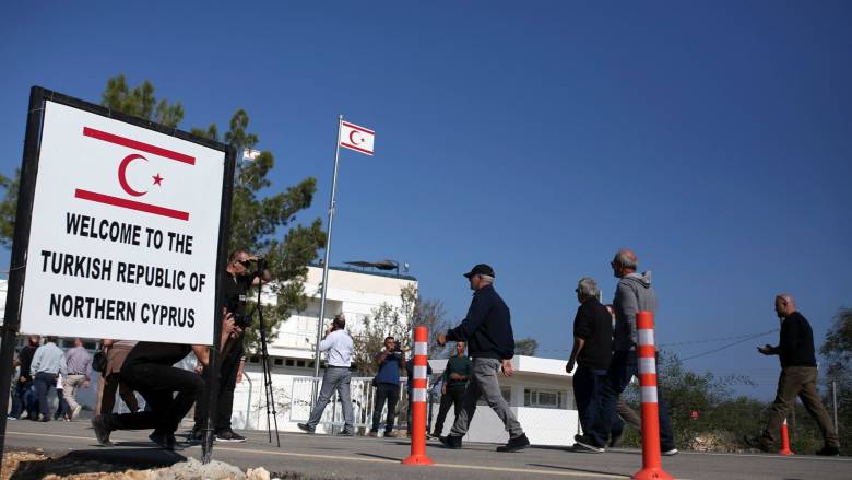 Ελληνοκύπριος μπήκε κατά λάθος στα κατεχόμενα - Εγκατέλειψε το όχημά του και διέφυγε τρέχοντας