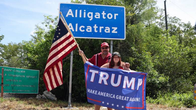 Φλόριντα: Δικαστήριο διατάσσει «λουκέτο» στο κέντρο κράτησης μεταναστών «Αλκατράζ με αλιγάτορες»