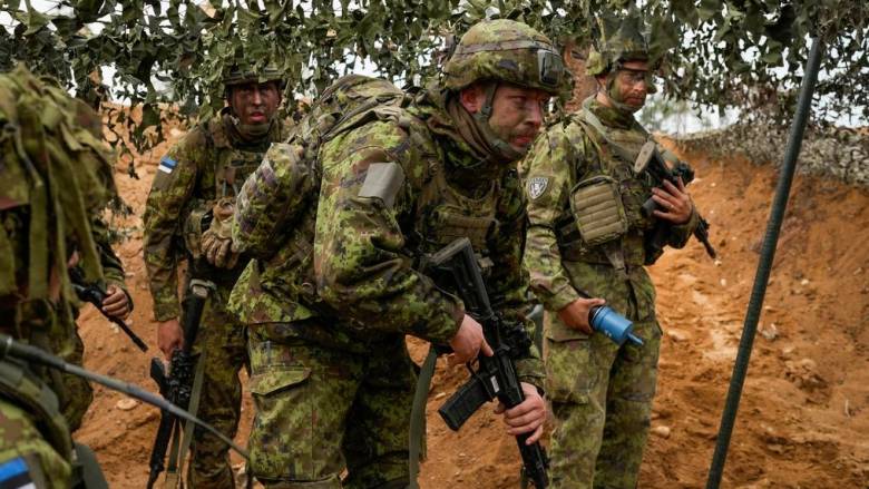 Ετοιμη η Εσθονία να στείλει στρατό στην Ουκρανία σε περίπτωση ειρηνευτικής συμφωνίας