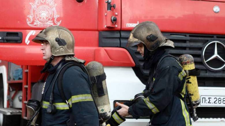 Θεσσαλονίκη: Υλικές ζημιές προκάλεσε η πυρκαγιά σε συνεργείο αυτοκινήτων στα Λαγυνά