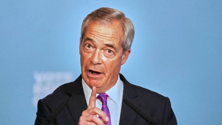 Βρετανία: Ο Φάρατζ θέλει μαζικές απελάσεις μεταναστών αιτούντων άσυλο