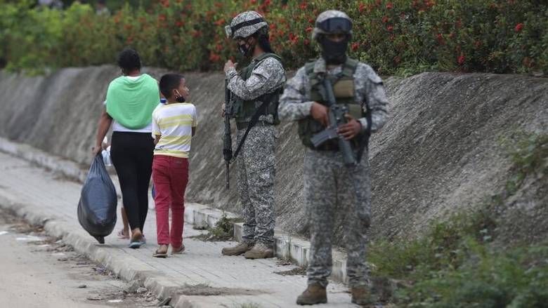 Η Κολομβία ανακοινώνει στρατιωτική επιχείρηση εναντίον των ανταρτών που εξαπέλυσαν επιθέσεις