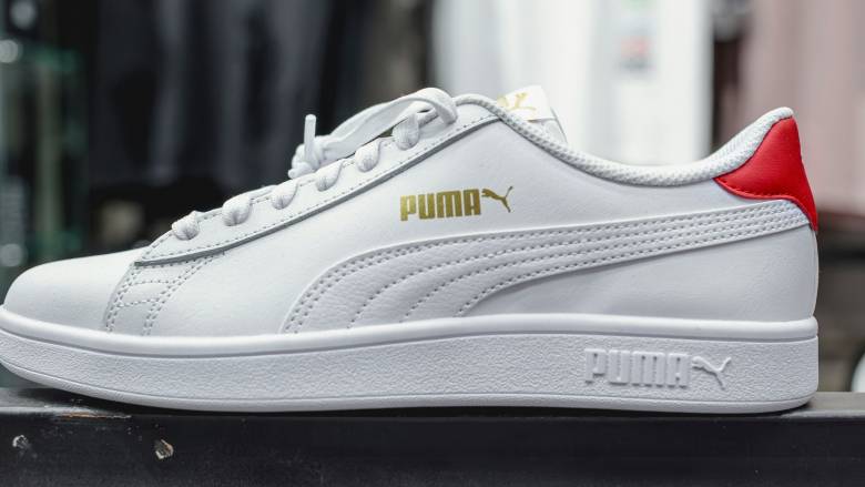 Πώληση της Puma εξετάζει η δισεκατομμυριούχος οικογένεια Pinault