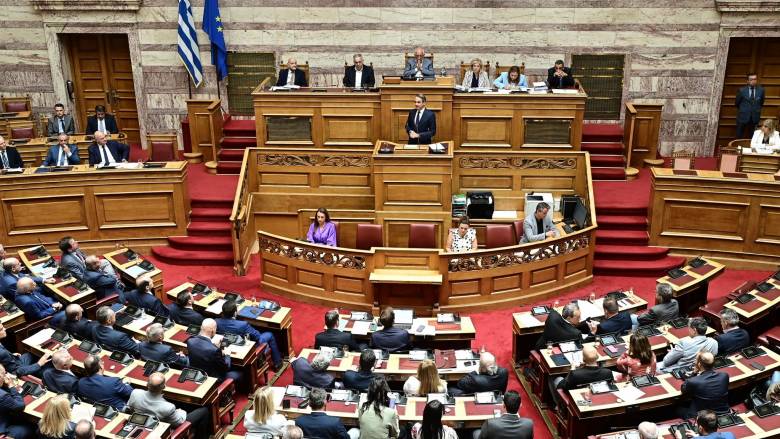 «Ζωντανή» η συζήτηση για τον εκλογικό νόμο: Ο πήχης, το μπόνους και τα άλλα σενάρια