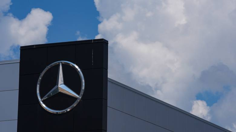 Η Mercedes πούλησε το μερίδιό της στη Nissan για 279,64 εκατομμύρια ευρώ