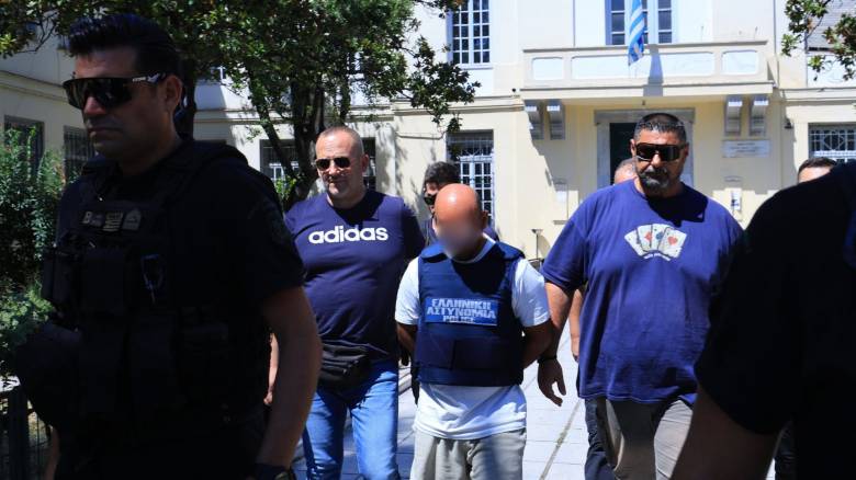 Βόλος: Ενώπιον του ανακριτή ο 40χρονος που σκότωσε την 36χρονη σύζυγό του