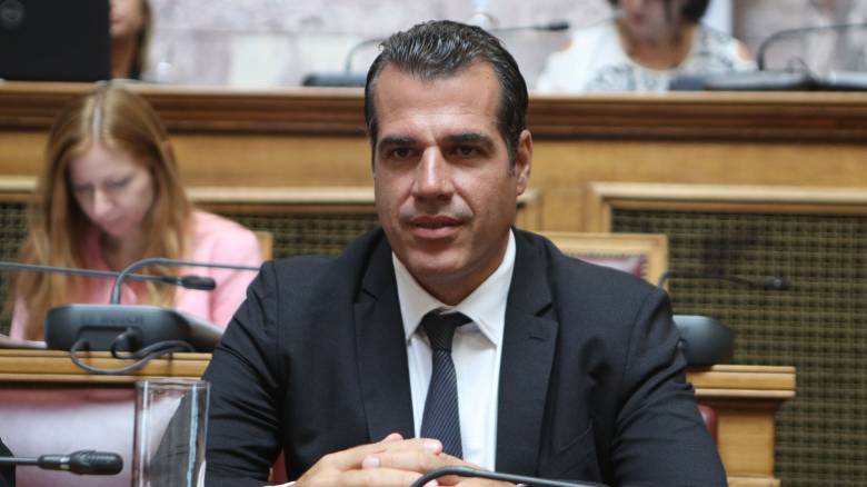 Πλεύρης: «Το μνημείο του Αγνώστου Στρατιώτη έγινε για έναν ιερό σκοπό»