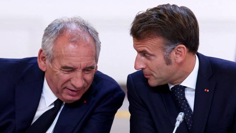 Γαλλία: «Αξιολύπητο θέαμα» χαρακτηρίζουν οι πολίτες την πολιτική κατάσταση στη χώρα