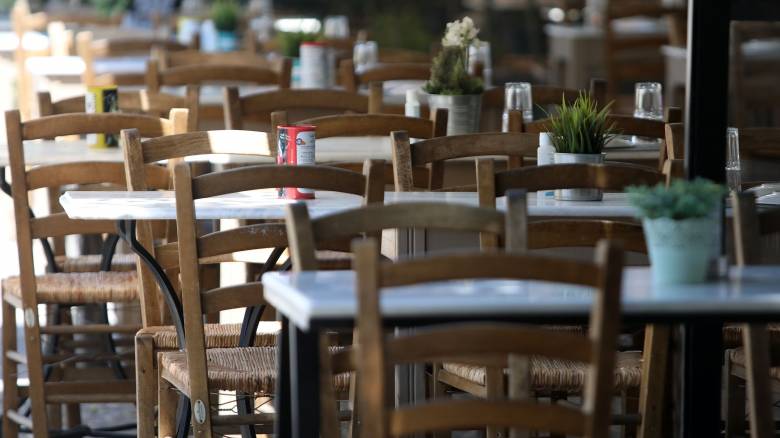 Κρήτη: Εργαζόμενος σε εστιατόριο έσωσε πελάτη από πνιγμό