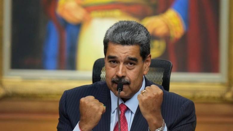 Επίδειξη δύναμης από τον Μαδούρο στον Τραμπ ενώ οι ΗΠΑ αναπτύσσουν δυνάμεις στην περιοχή