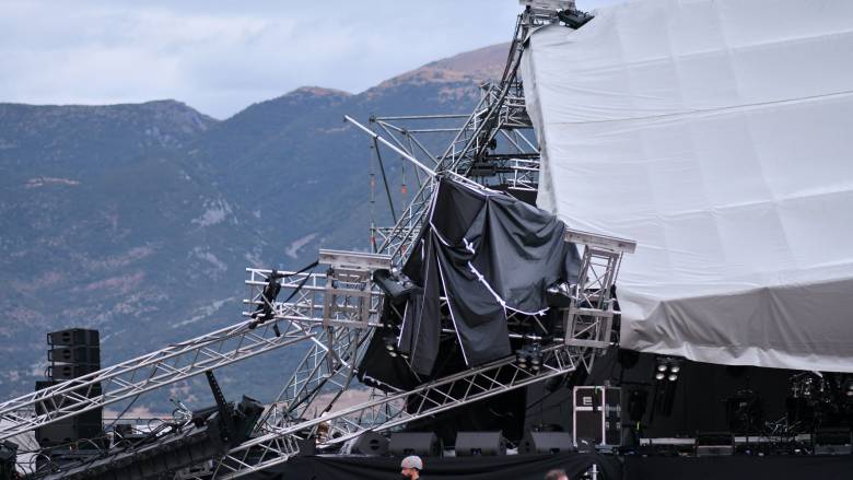 Ποτάμια οι δρόμοι σε Ήπειρο και Κέρκυρα: Πάνω από 20.000 κεραυνοί -Διπλός υδροσίφωνας στους Παξούς