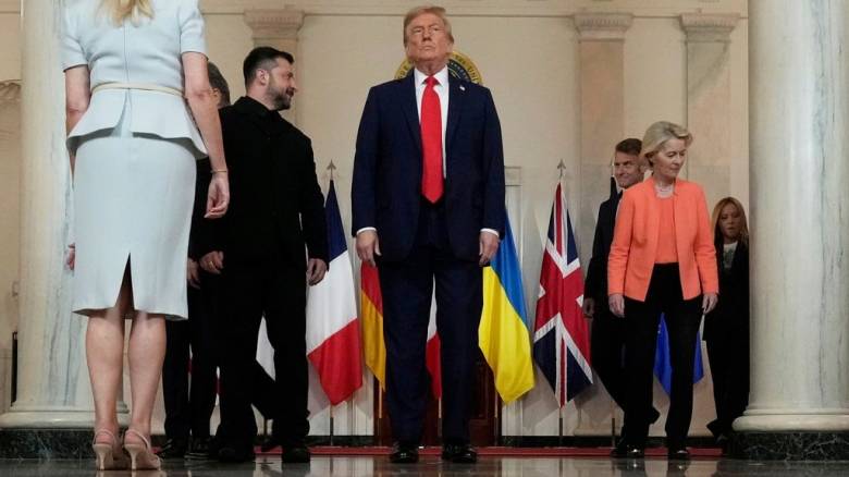 Επικίνδυνα «παιχνίδια» μεταξύ Δύσης και Ανατολής και στη μέση η Ουκρανία - Τι περιμένει ο Τραμπ