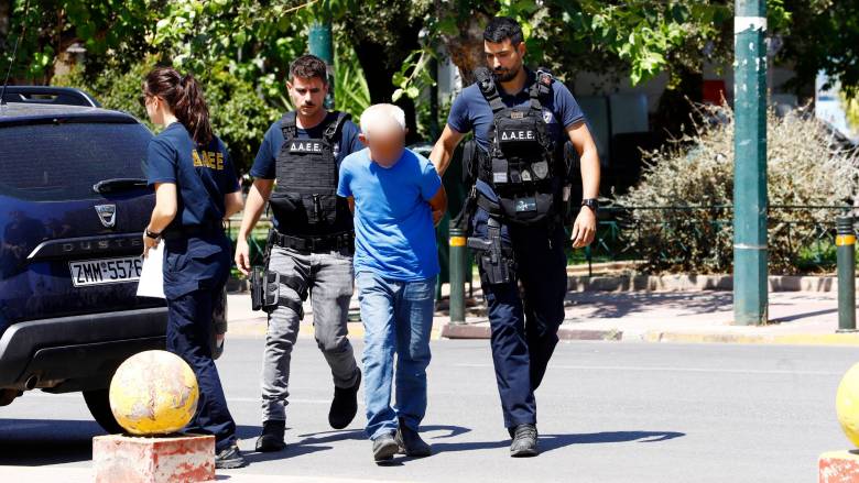 Στη φυλακή οδηγείται ο 62χρονος για τη φωτιά στην Παιανία - Τι είπε στην απολογία του