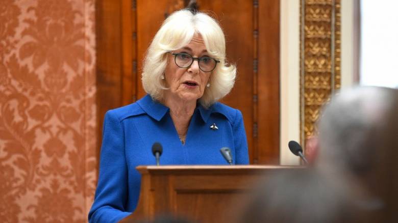 Όταν η Βασίλισσα Καμίλα έπεσε θύμα σεξουαλικής παρενόχλησης στα 16 της - «Τον χτύπησα με παπούτσι»