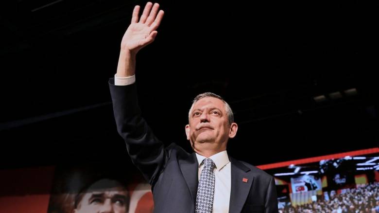 Τουρκία: Καθαιρέθηκε o επικεφαλής του Ρεπουμπλικανικού Λαϊκού Κόμματος