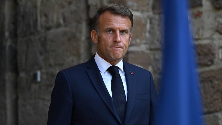 Γαλλία: «Αντίστροφη μέτρηση» για την ανάδειξη νέου πρωθυπουργού - Το δίλημμα Μακρόν