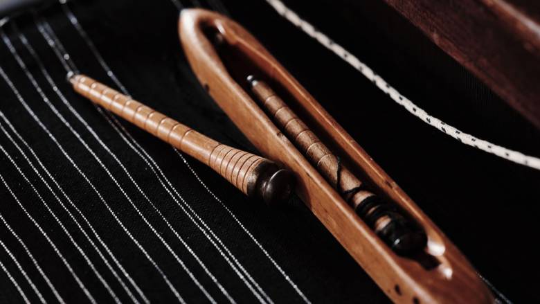 Πώς το luxury hospitality αναβιώνει μία χαμένη αρχαία ελληνική τέχνη στο νησί των ανέμων