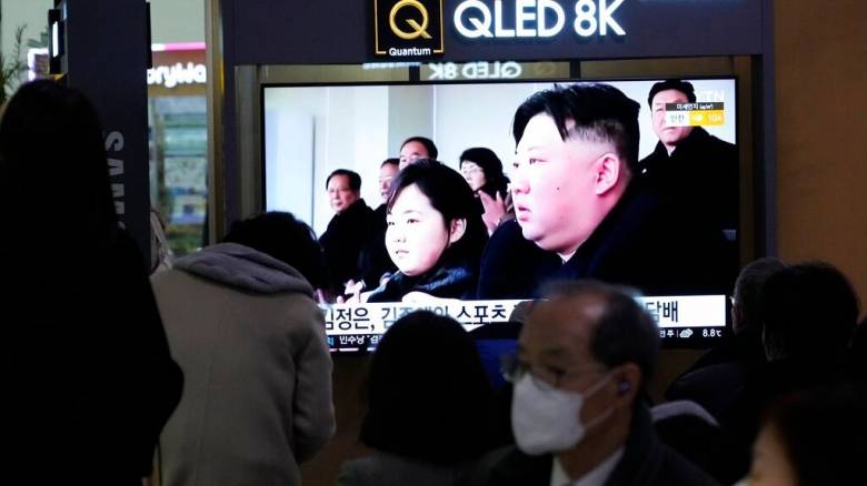 Κιμ Τζου Ε: Ποια είναι η κόρη του Κιμ Γιονγκ Ουν με το ακριβό στυλ που εντείνει τα σενάρια διαδοχής