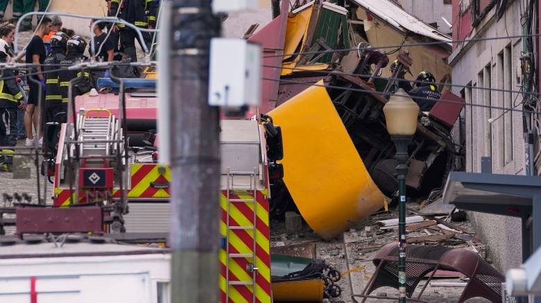 Σε εθνικό πένθος η Πορτογαλία για την τραγωδία από τον εκτροχιασμό του τελεφερίκ Γκλόρια