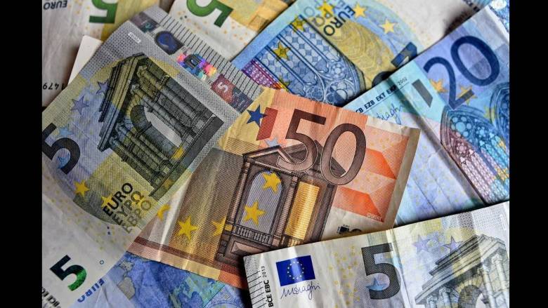 Ανώτατοι δημόσιοι υπάλληλοι ανάμεσα στους 200 «τζογαδόρους» που ελέγχονται για «ξέπλυμα»