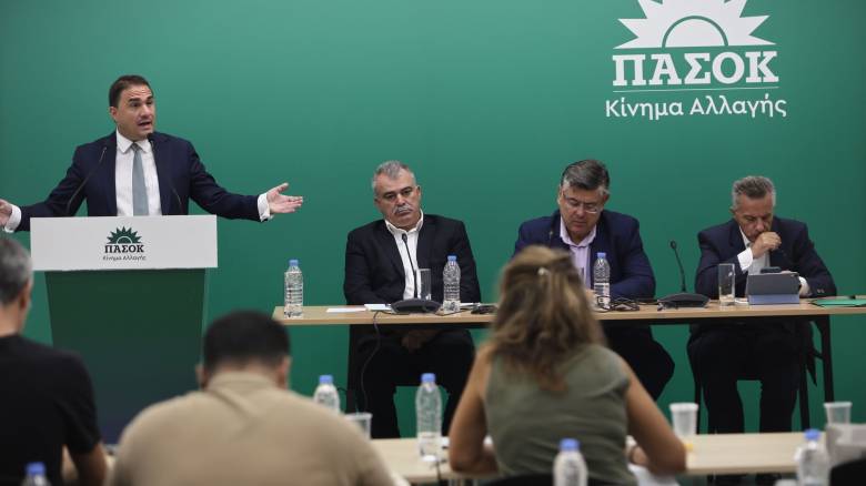 Η κατά ΠΑΣΟΚ «Μαύρη Βίβλος» της κυβέρνησης: Υποσχέσεις και αποτυχίες του «Επιτελικού» κράτους