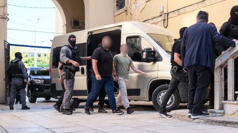 Μαφία Κρήτης: «Έχω Αγίων και είναι γνήσια» - Η επίμαχη συνομιλία αρχιμανδρίτη-αρχηγού για τα λείψανα