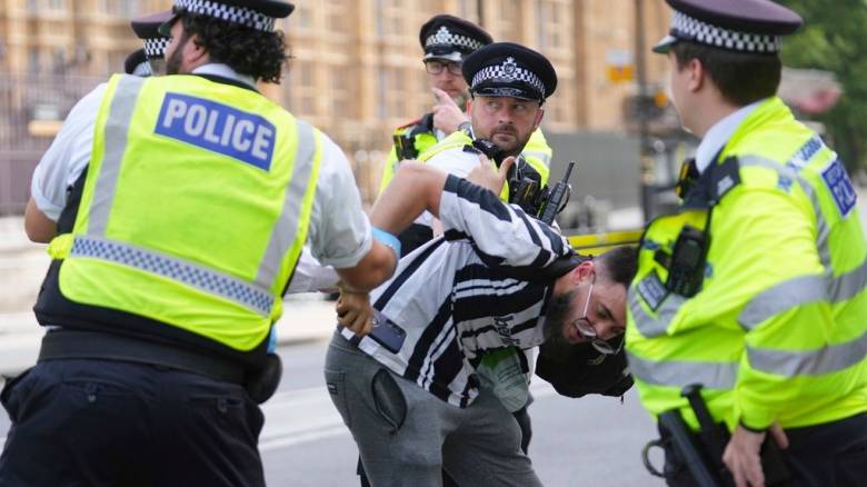 Βρετανία: Δεκάδες Συλλήψεις υποστηρικτών φιλιπαλαιστινιακής οργάνωσης