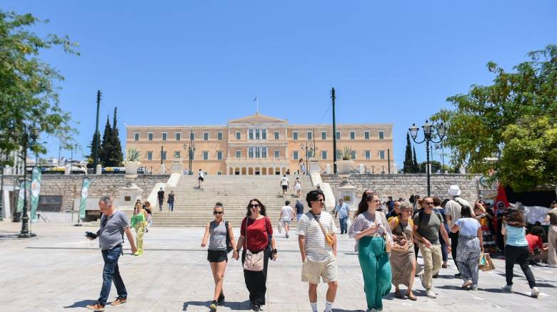 Το «καλάθι» της ΔΕΘ μηδένισε φόρους και αύξησε συντάξεις - Οι κερδισμένοι των μέτρων