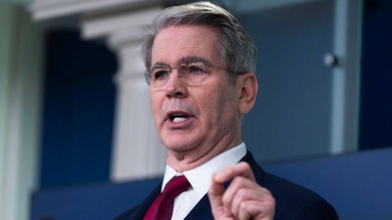 Μπέσεντ: Η οικονομική πίεση μπορεί να φέρει τον Πούτιν στο τραπέζι των διαπραγματεύσεων