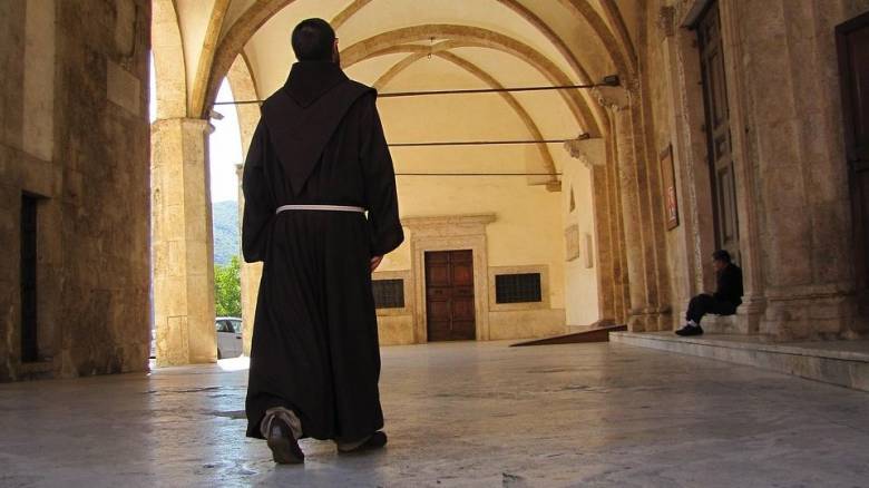 Καλάβρυτα: Δύο Ευαγγέλια ήθελε να πουλήσει ο ηγούμενος – Έξι οι συλλήψεις