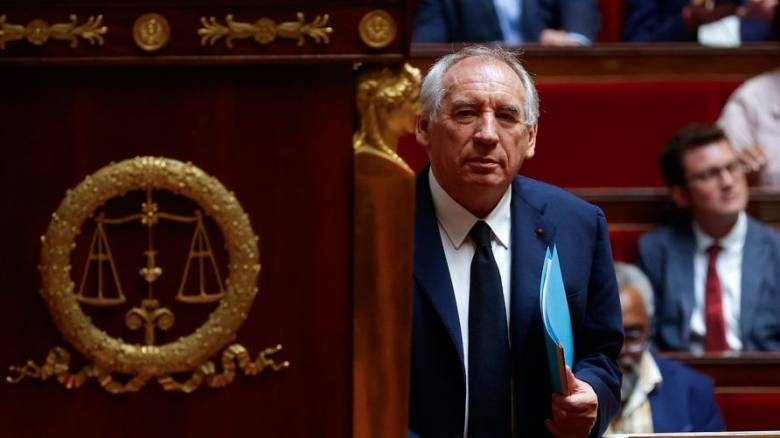 Κατέρρευσε ξανά η γαλλική κυβέρνηση - Δεν έλαβε ψήφο εμπιστοσύνης ο Μπαϊρού και παραιτείται