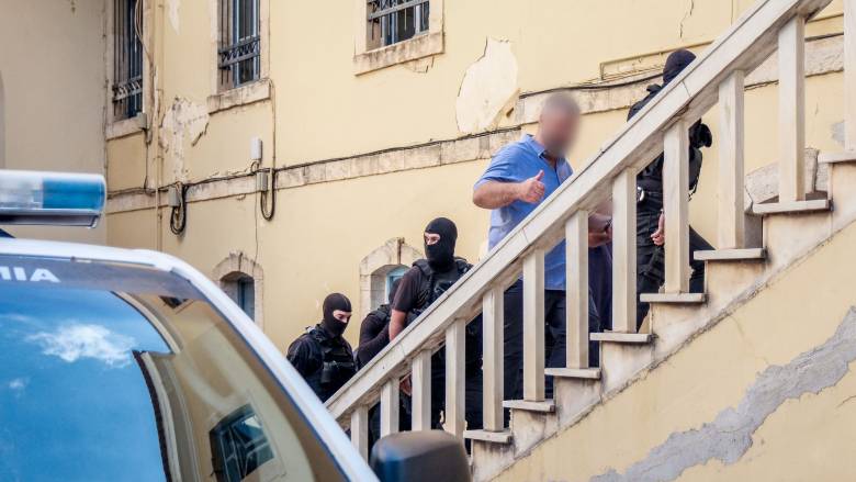 Έρχονται νέες συλλήψεις για την υπόθεση εκβιασμών με τους αστυνομικούς στα Χανιά