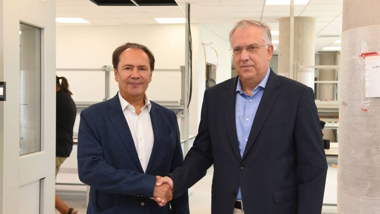 Επίσκεψη του υπουργού Ανάπτυξης Τάκη Θεοδωρικάκου στην ελληνική φαρμακοβιομηχανία ELPEN