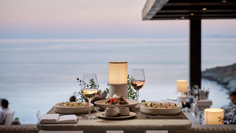 Το πιο γευστικό island hopping πιάνει λιμάνι στην Πάρο, την Αντίπαρο και την Τήνο