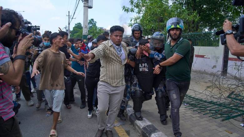 Νεπάλ: Μεταβατική πρωθυπουργός η Σουσίλα Κάρκι - Είχε προταθεί από τους διαδηλωτές