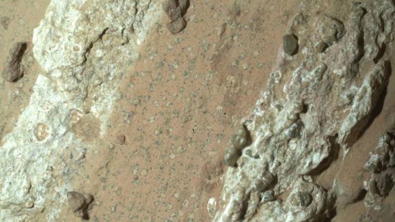 NASA: «Το πιο ξεκάθαρο σημάδι ζωής στον Άρη» βρέθηκε σε δείγμα από βράχο