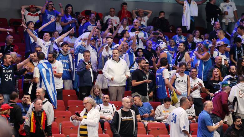 Eurobasket 2025: Αποθέωση για την Εθνική Ελλάδας - Αναχώρησε από το ξενοδοχείο η αποστολή