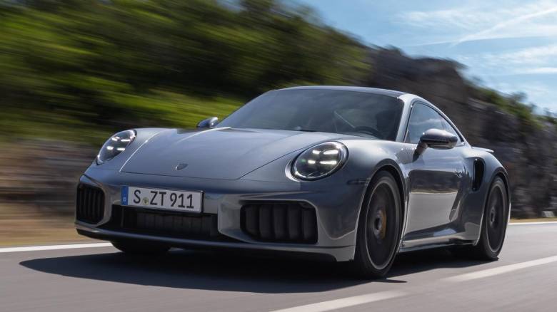 Η νέα Porsche 911 turbo S έγινε υβριδική, πιο δυνατή και πιο γρήγορη