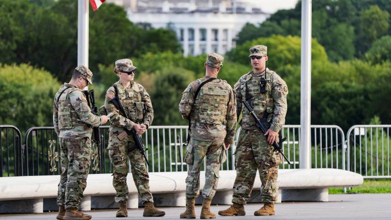 Σχέδιο για την ανάπτυξη 1.000 μελών της Εθνοφρουράς και στη Λουιζιάνα από το Πεντάγωνο