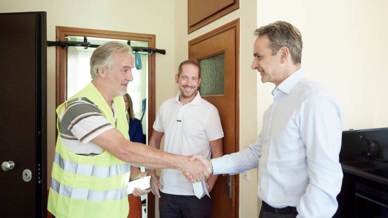 Πάνω από 83.000 κατ' οίκον παραδόσεις φαρμάκων - Επίσκεψη Μητσοτάκη σε δικαιούχο του προγράμματος