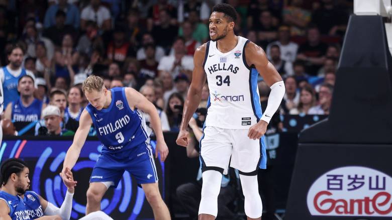 Ξέσπασε σε λυγμούς ο Γιάννης Αντετοκούνμπο - «Το μεγαλύτερο επίτευγμα της ζωής μου»