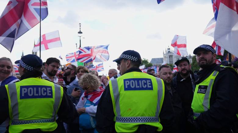 Βρετανία: Σε εξέλιξη έρευνες για τον διαδηλωτή που ζήτησε την δολοφονία του Στάρμερ