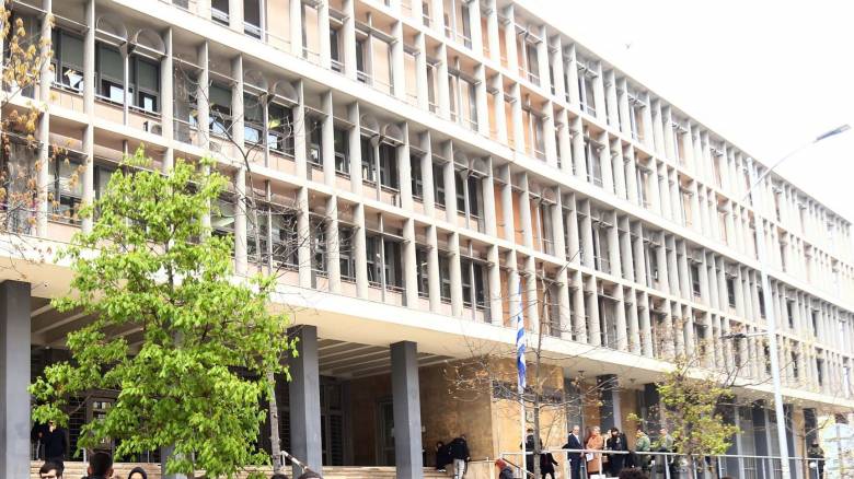 Θεσσαλονίκη: Στη φυλακή οι τρεις κατηγορούμενοι για απόπειρα ανθρωποκτονίας - Κατασχέθηκαν όπλα